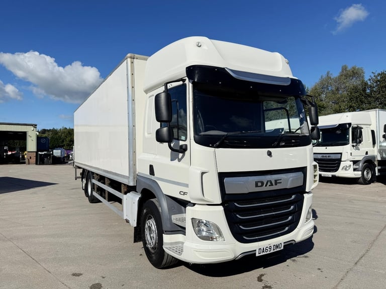 image for 2020 DAF CF 340 6X2 BOX 