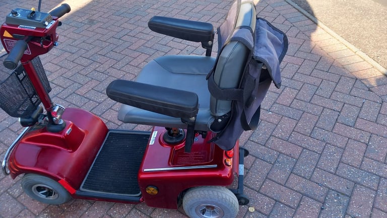 Shoprider deluxe mobility scooter. 