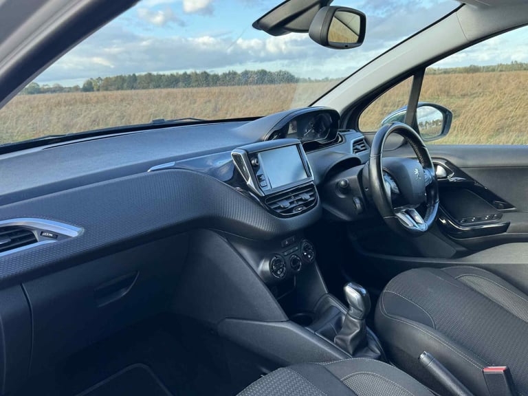 2018 Peugeot 208 1.2 PureTech Allure Premium 5dr HATCHBACK Petrol Manual