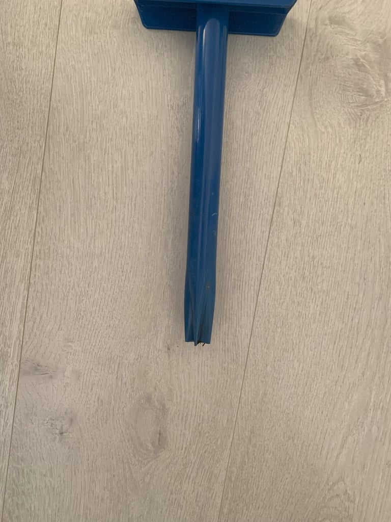 Excellent condition tetherball pole (ball+2 rackets included) 