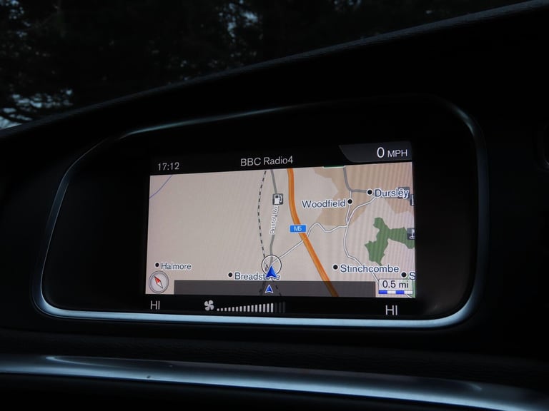 2017 Volvo V40 2.0 T2 R-Design Nav Plus Euro 6 (s/s) 5dr HATCHBACK Petrol Manual