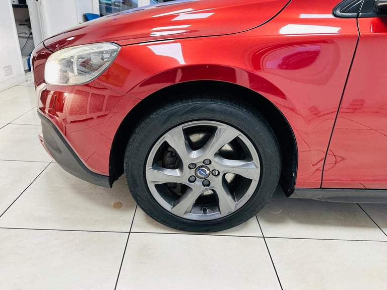 2015 Volvo V40 Cross Country 2.0 D2 Lux Auto Euro 6 (s/s) 5dr HATCHBACK Diesel Automatic