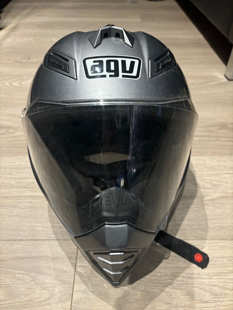 Avg AX8 duel motorcycle helmet 