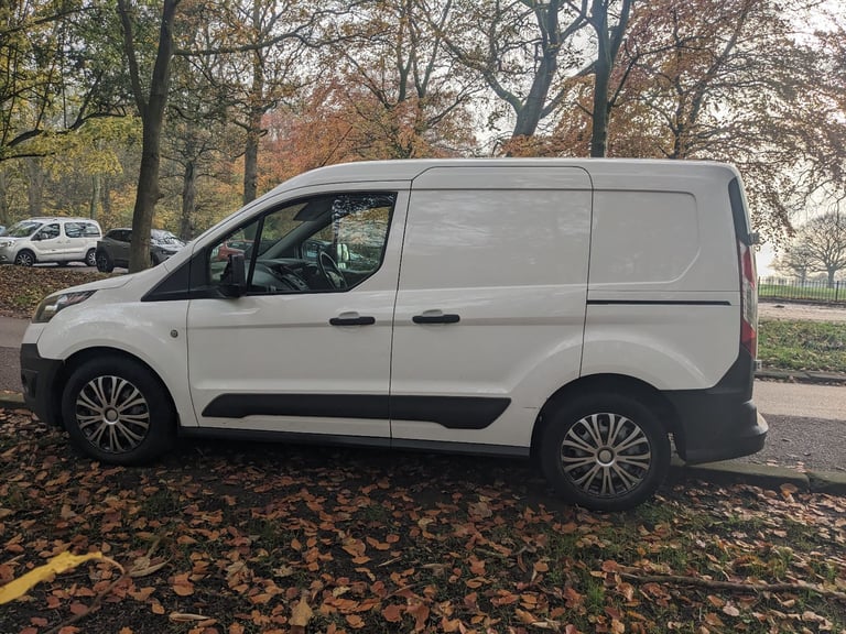 transit connect EURO 6, px a leasure, very economical,any inspection only £3195 no vat