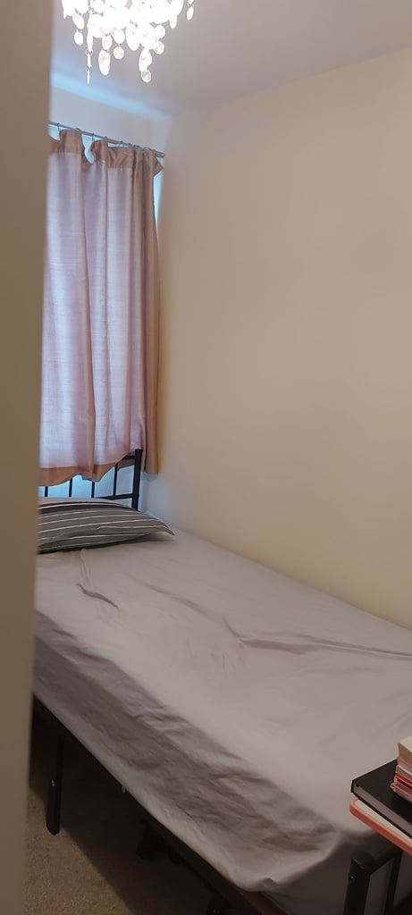 Double Room for Rent – Ladies prefer – £400/month (All Bills Included) – Hayes Area