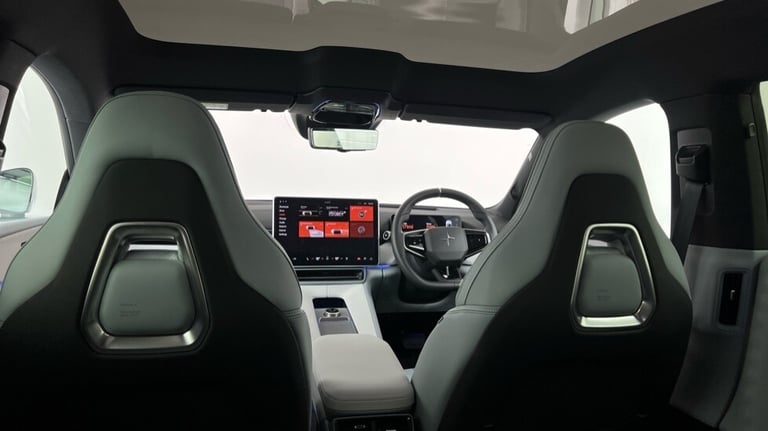 2025 Polestar Polestar 4 Polestar 4 Long range Single motor -Pilot-Plus-Privacy Glass Estate Elec...