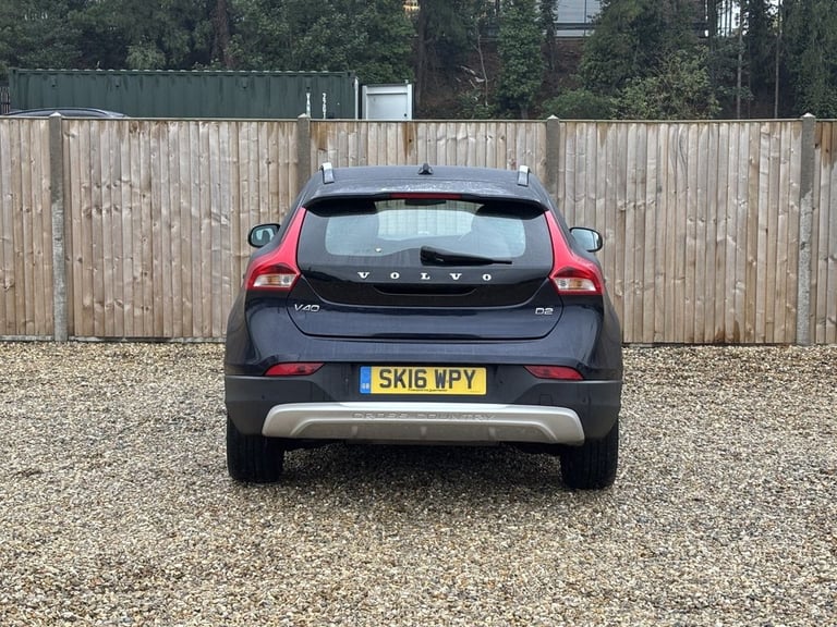 2016 Volvo V40 Cross Country 2.0 D2 Lux Hatchback 5dr Diesel Auto Euro 6 (s/s) (120 ps) Hatchback...