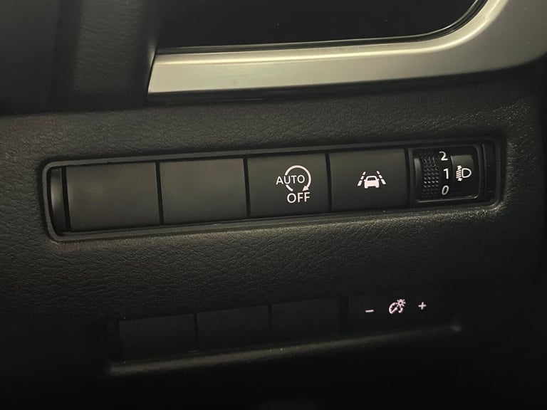 2022 Nissan Qashqai 1.3 DIG-T MHEV N-Connecta Euro 6 (s/s) 5dr HATCHBACK Petrol/Electric Hybrid M...