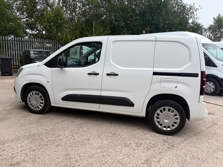 2020 Vauxhall Combo 1.6 Turbo D 2300 Sportive Panel Van 4dr Diesel Manual L1 H1 Euro 6 (s/s) (1 P...