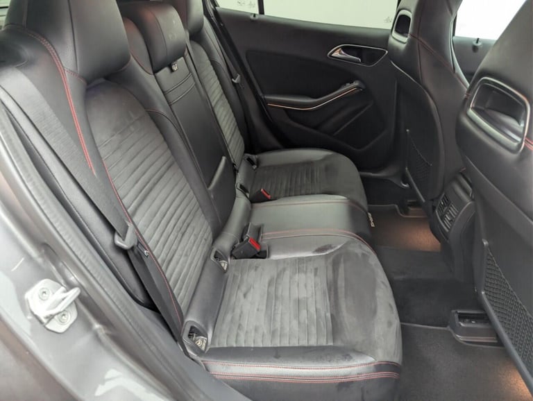  Mercedes-Benz A-Class 2.1 GLA220d AMG Line (Premium) SUV 5dr Diesel 7G-DCT 4MATIC Euro 6 (s/s) (...