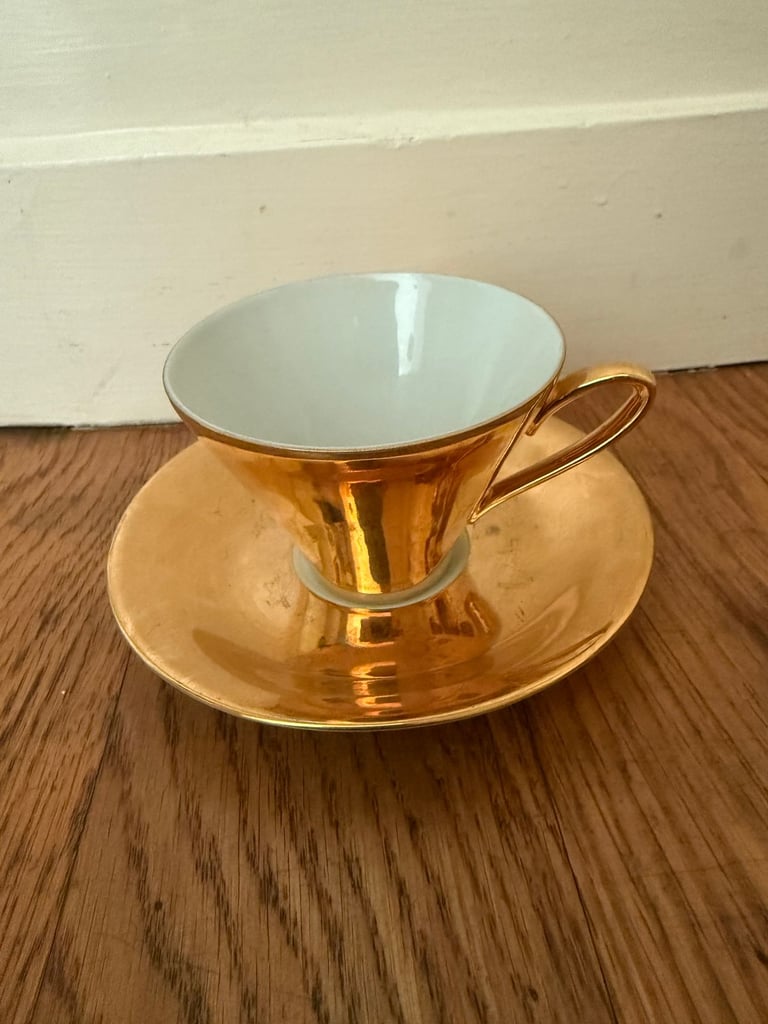 Beautiful, vintage art deco gold coffee set with coffee pot, sugar bowl, milk jug and 6 cups