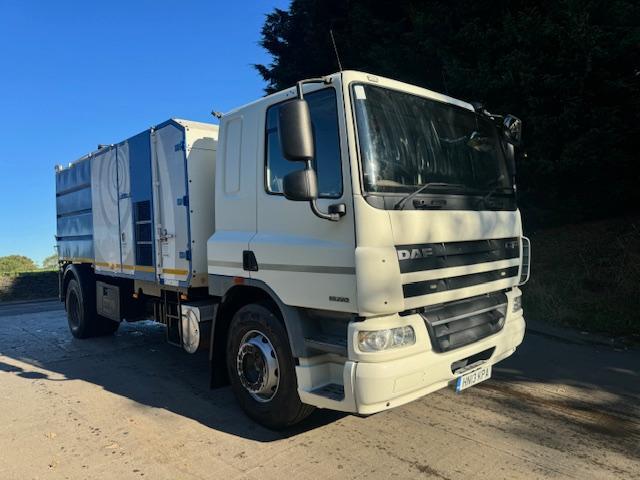image for 2013 DAF CF 65.220 sleeper Eurovac 1000 deep lift high volume combination tanker