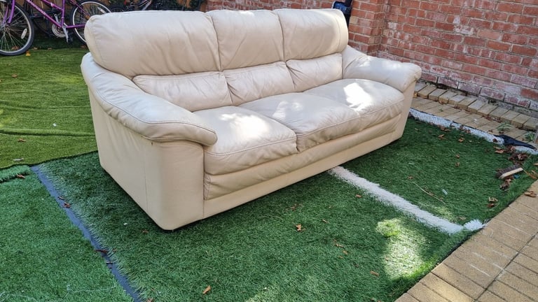 Lether sofa 3 seaters   Italian leather sofa beage 