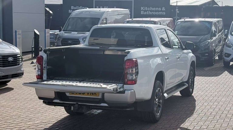 2019 Mitsubishi L200 Double Cab DI-D 150 Barbarian 4WD Double Cab Pick-up Diesel Manual