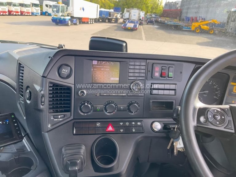 2017 (17) MERCEDES-BENZ AROCS 3240K TIPPER