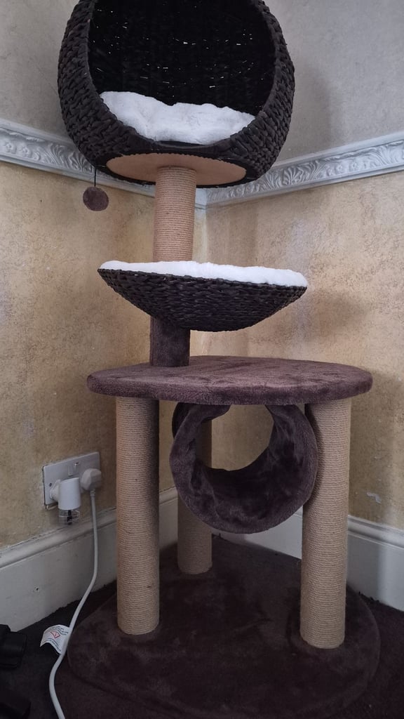Cat tree