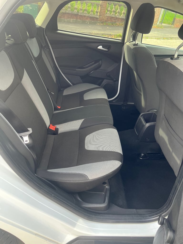 Ford, FOCUS, Hatchback, 2014, Manual, 998 (cc), 5 doors
