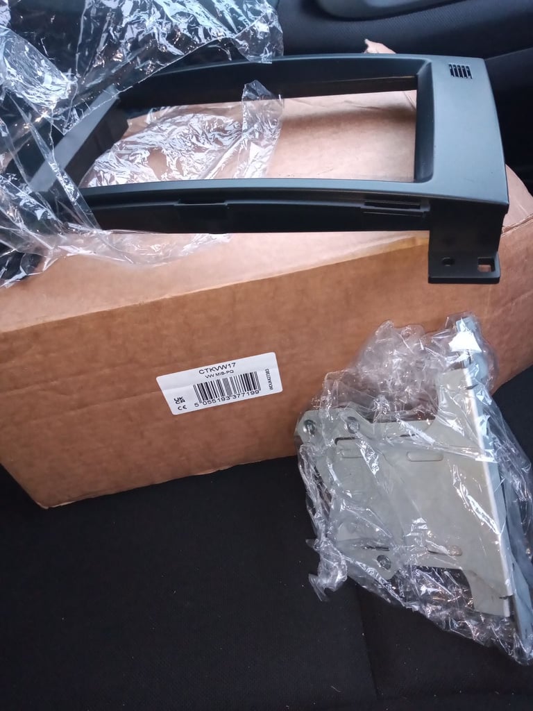VAG Group steering wheel to head screen job lot