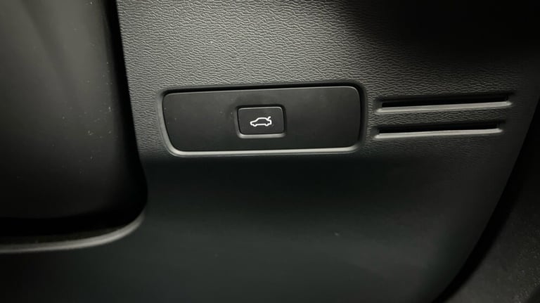 2024 Volvo XC40 Plus, B4 Mild hybrid, Petrol, Dark Estate Petrol Automatic