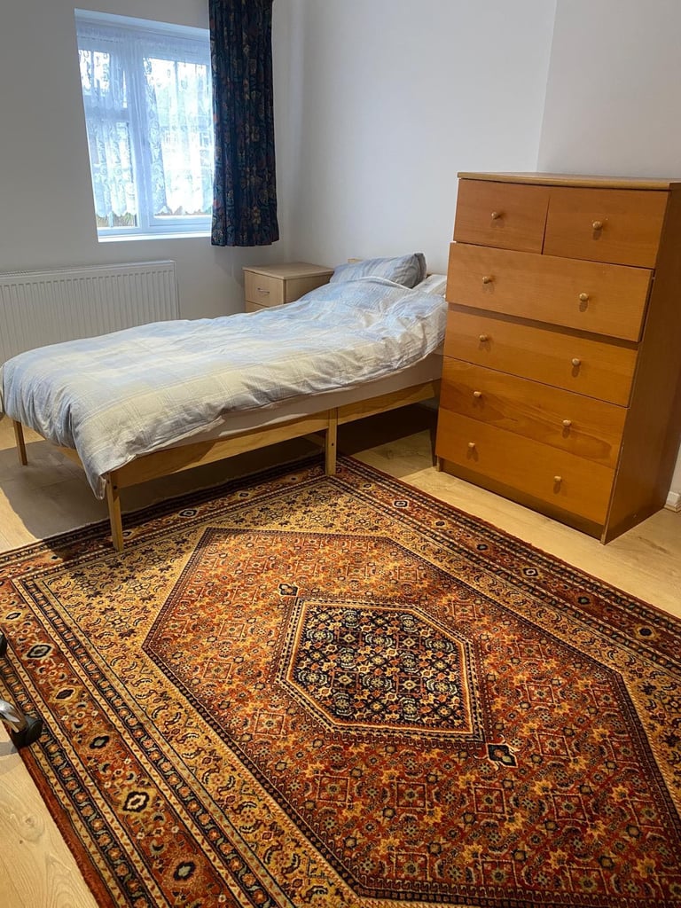 ALL BILLS INCLUSIVE Double Room in  UB8  Cowley, Uxbridge