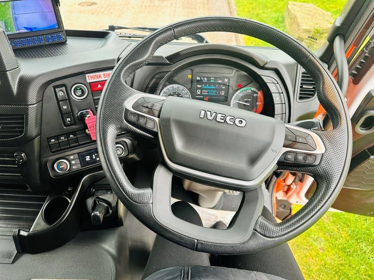 2023 (23) IVECO S-WAY 400 CNG 6X2 REAR LIFT STEER AXLE CURTAINSIDERS