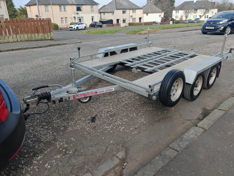 Phoenix Smart Trailer Car Transporter Twin Braked Axle with 2 Meter Ladder Ramps 2000 kgs Gross