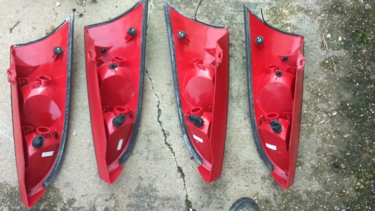 Ford Focus Mk1 Rear Light Lenses - 2 Pairs