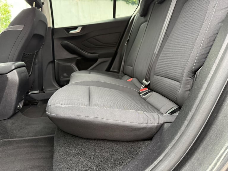 2018 Ford Focus 1.0T EcoBoost Zetec Euro 6 (s/s) 5dr HATCHBACK Petrol Manual