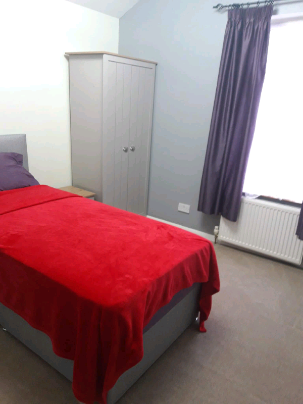 Single Room in Quite & Clean House Close to Medway Hospital 