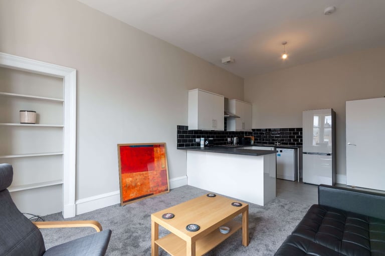  Fantastic, 3 bedroom, HMO flat on Leith Walk – available soon