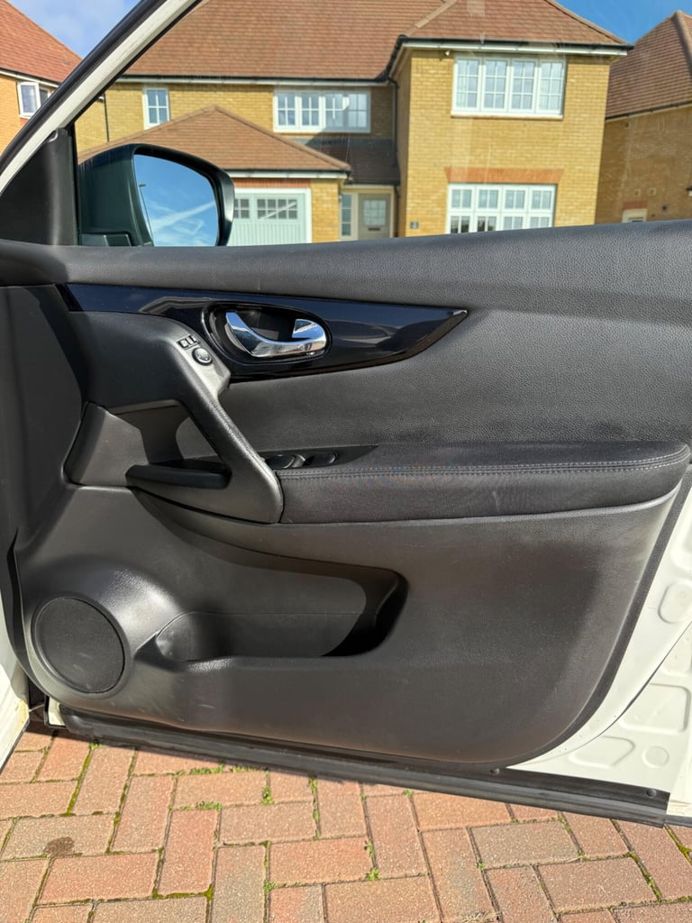  Nissan Qashqai 1.2 DIG-T n-tec+ 2WD Euro 6 (s/s) 5dr Petrol Manual