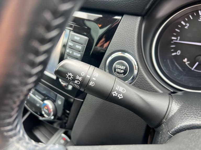 2019 Nissan Qashqai 1.3 DiG-T N-Connecta 5dr HATCHBACK PETROL Manual