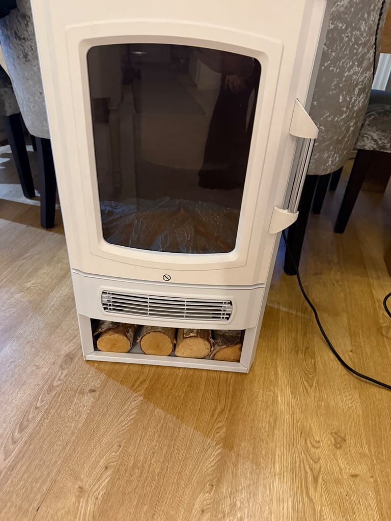 White Klarstein 2000w electric panoramic fire 