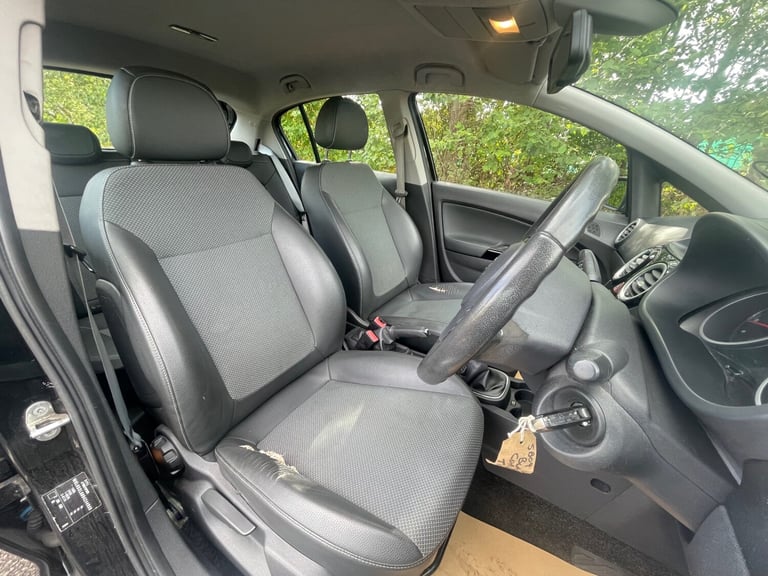 2009 Vauxhall Corsa 1.2i 16V Design 5dr HATCHBACK Petrol Manual