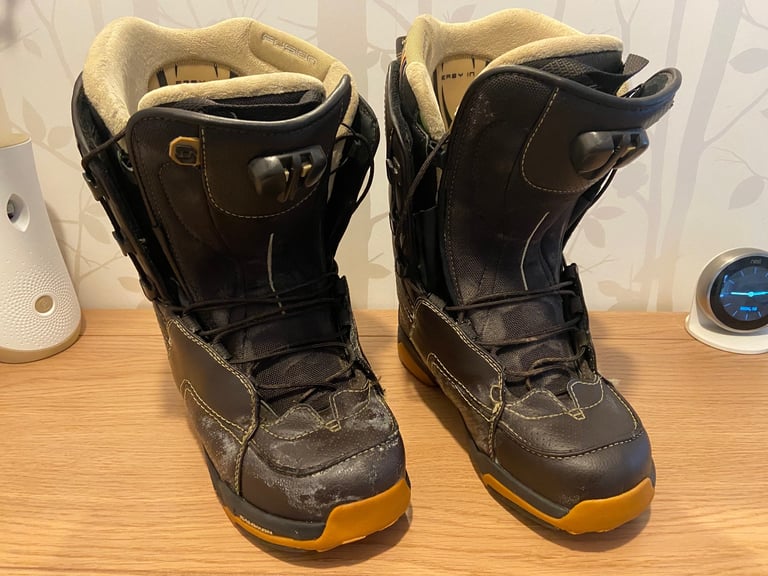 image for Salomon fusion snowboard boots Size 8 Brown ski snow 