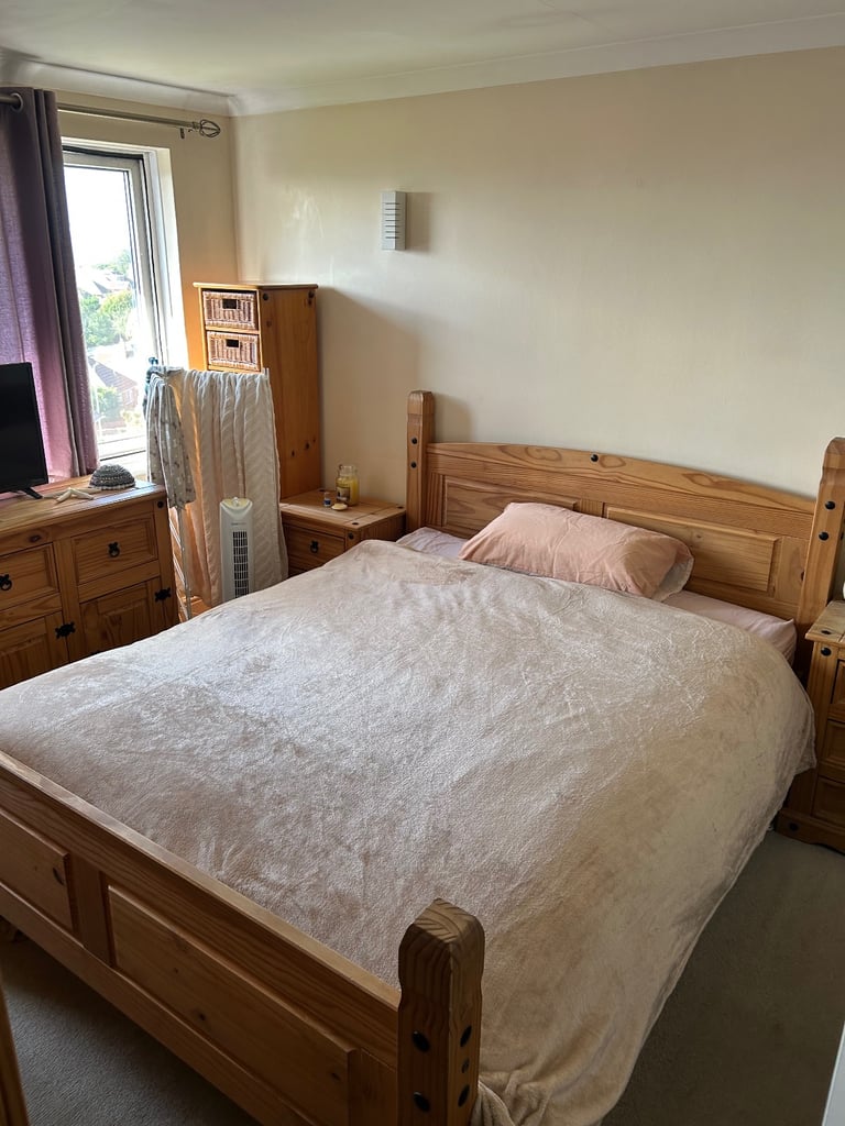 King size bed