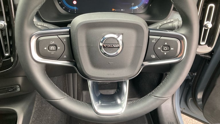 2022 Volvo XC40 2.0 B4P Plus Dark 5dr AWD Auto Petrol Estate Estate Petrol Automatic