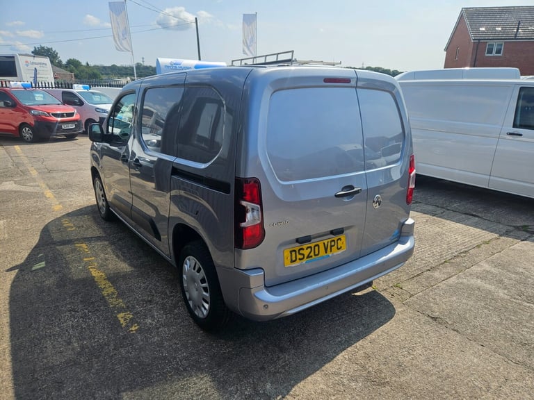 2020 Vauxhall Combo L1H1 2300 SPORTIVE S/S Panel Van Diesel Manual