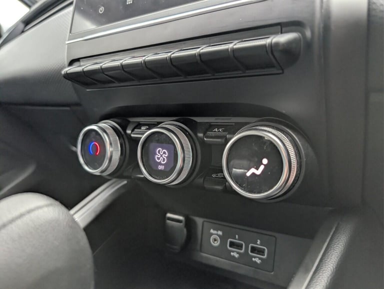 2022 Renault Clio 1.6 E-TECH Iconic Hatchback 5dr Petrol Hybrid Auto Euro 6 (s/s) (140 ps) NA HAT...