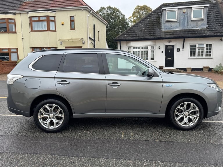  Mitsubishi Outlander 2.0h 12kWh GX4hs CVT 4WD Euro 5 (s/s) 5dr Petrol/Electric Hybrid Automatic