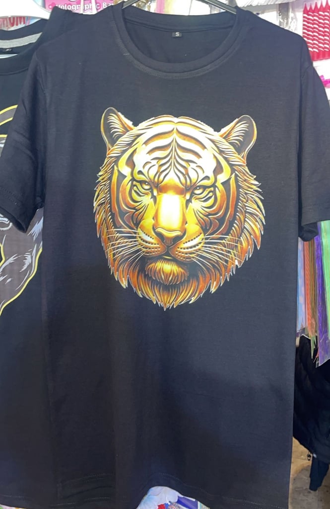 image for Size small tiger tshirt