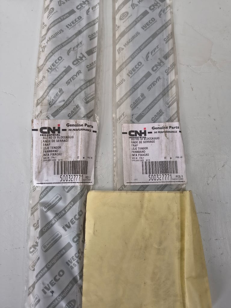 Iveco Daily Fuel Tank Support Straps (Pair) 500327771