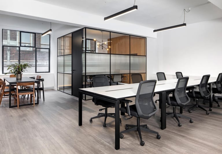 *Self-Contained*  20 Person Office To Rent in Soho