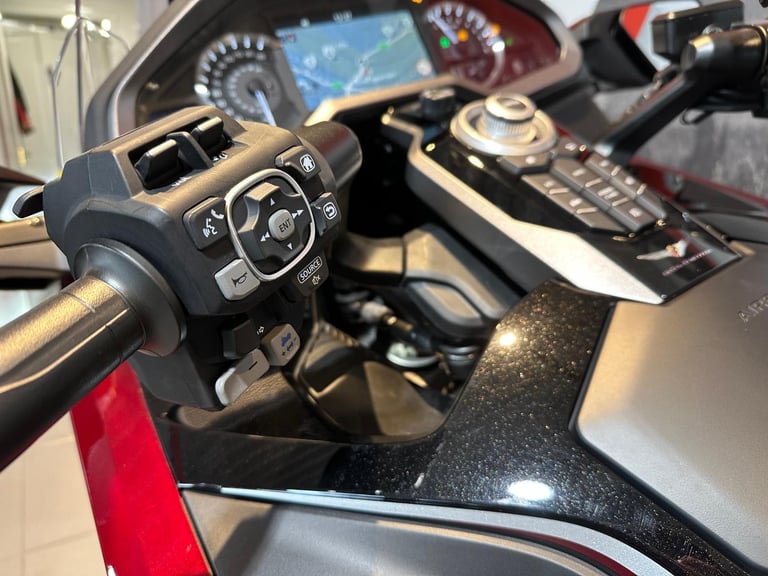 Honda GL1800 Goldwing Tour DCT 2021 with only 3440 miles 