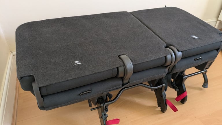 Nissan NV200 combi 2016 middle row of seats