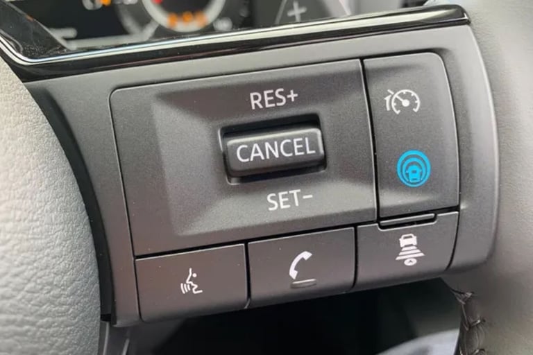 2025 Nissan Qashqai 1.3 DiG-T MH 158 N-Connecta [Glass Rf] 5dr Xtronic Hatchback Petrol Automatic