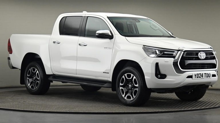 2024 Toyota Hilux 2.8 D-4D Invincible Pickup Double Cab 4dr Diesel Auto 4WD Euro 6 (s/s) (204 Pic...