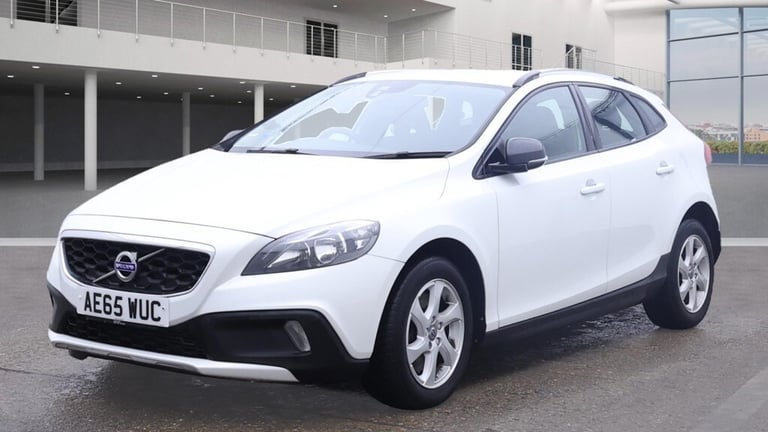 2015 Volvo V40 D2 [120] Cross Country SE Nav 5dr ++ SAT NAV / DAB / 20 TAX / ULEZ ++  HATCHBACK D...