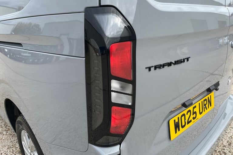 2025 Ford Transit Custom 2.5 PHEV 232ps H1 Double Cab Van Limited Auto PANEL VAN PETROL/ELECTRIC ...