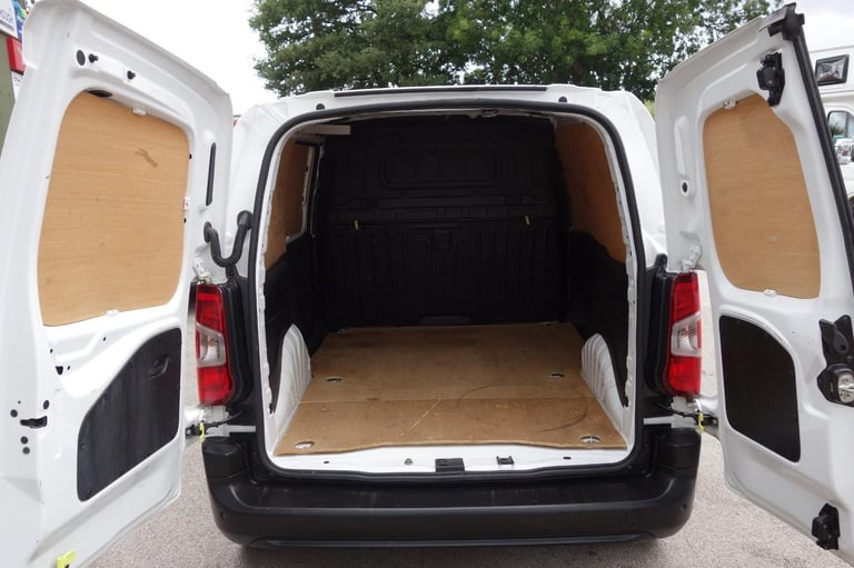Peugeot Partner 1000 1.5 BlueHDi 100 Professional Van DIESEL MANUAL 2020/70